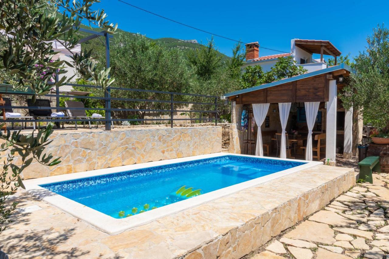 Plum Holiday Home Kaštel Stari Exterior foto